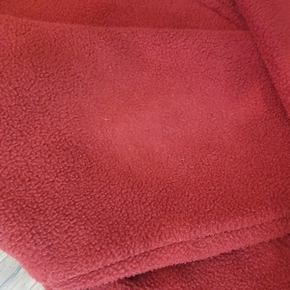 L.L. BEAN BURGANDY FULL ZIP FLEECE JACKET W/ FAUX FUR COLLAR & ZIPPERED POCKETS - Picture 12 of 16